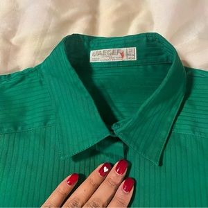 Jaeger Green Cotton Elegance: Statement Shirt with Blouse-Like Sleeves